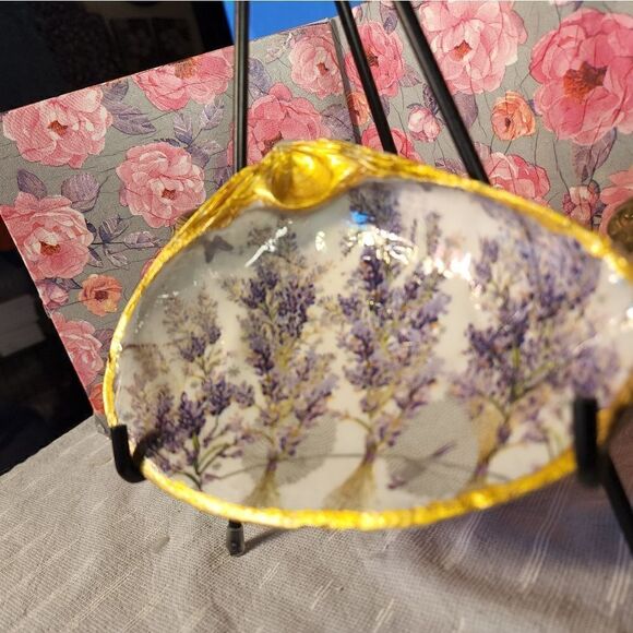 DECOUPAGE CLAM SHELL LAVENDER CLAM TRINKET DISH - Picture 3 of 9